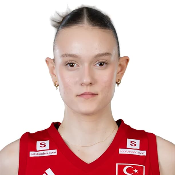 Aylin Uysalcan official portrait