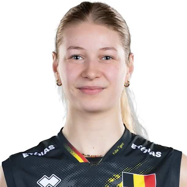 Flore Maes official portrait